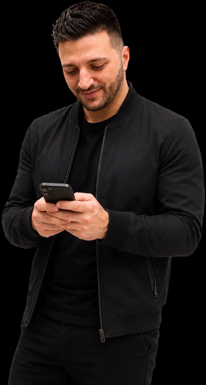 Antonio Pacino, Inhaber von Infinityware, beantwortet Anfragen